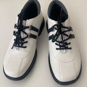 Kenneth Cole REACTION Leather Sneaker Shoes Black & White SZ 6.5 NWOT